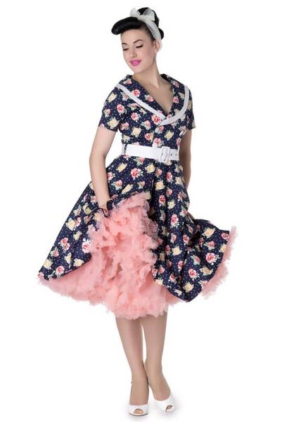 robe pin up occasion